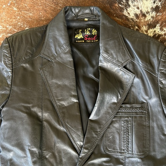 VINTAGE SEAL LEATHER JACKET - Picture 2 of 6